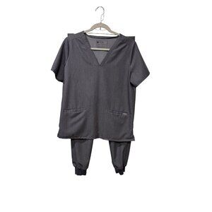 FIGS Technical Collection Scrub Set Graphite Gray V-Neck Top & Zamora SZ medium